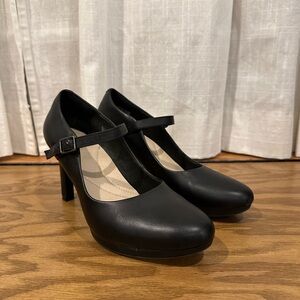 Clarks Black Mary Jane Heels